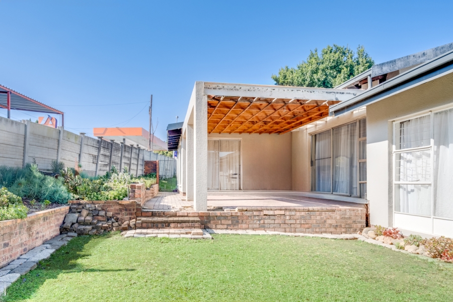 3 Bedroom Property for Sale in Fontainebleau Gauteng