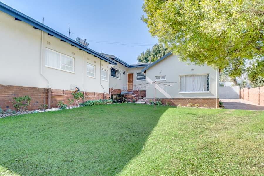 3 Bedroom Property for Sale in Fontainebleau Gauteng