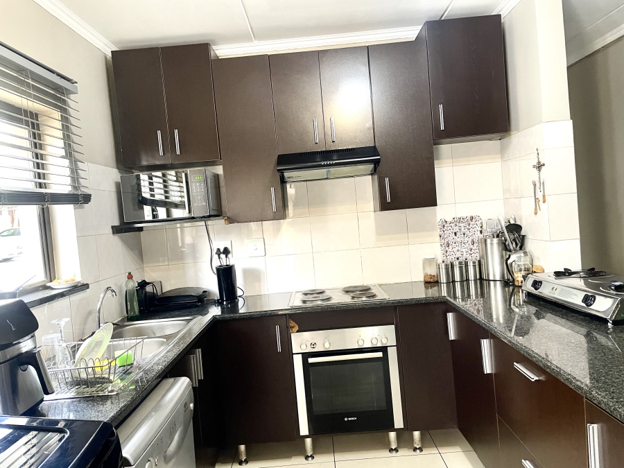 3 Bedroom Property for Sale in Erand Gardens Gauteng