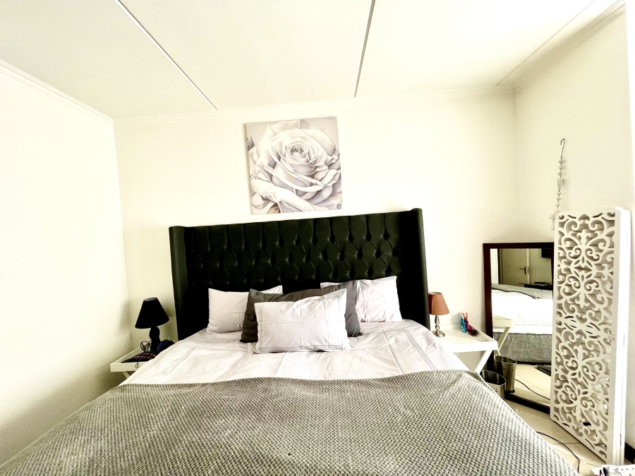 3 Bedroom Property for Sale in Erand Gardens Gauteng