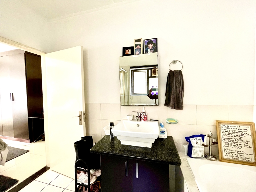 3 Bedroom Property for Sale in Erand Gardens Gauteng