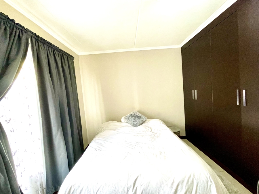 3 Bedroom Property for Sale in Erand Gardens Gauteng