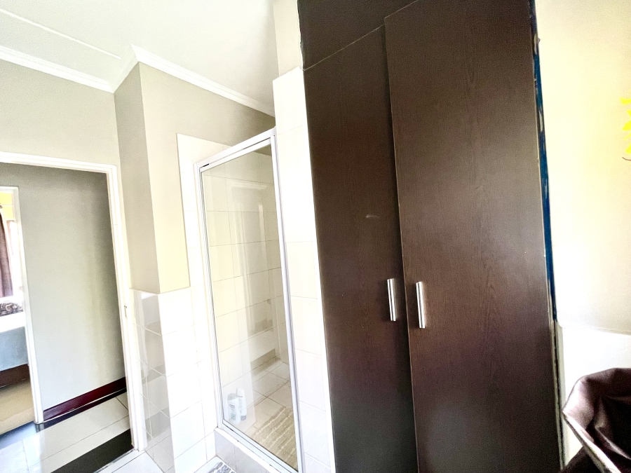 3 Bedroom Property for Sale in Erand Gardens Gauteng