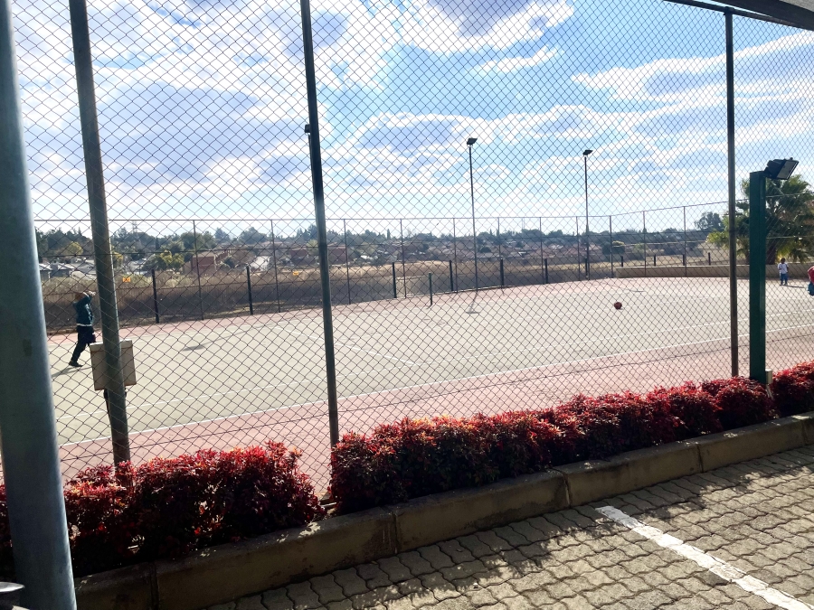 3 Bedroom Property for Sale in Erand Gardens Gauteng