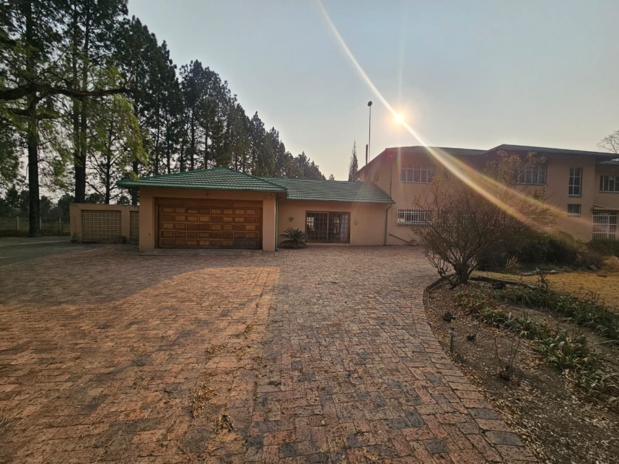 5 Bedroom Property for Sale in Miravaal Gauteng