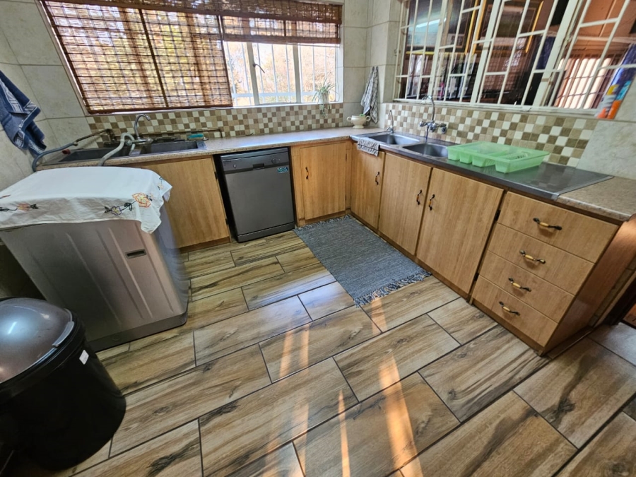 5 Bedroom Property for Sale in Miravaal Gauteng