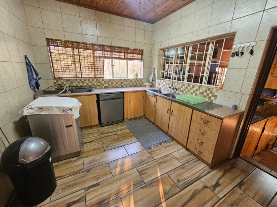 5 Bedroom Property for Sale in Miravaal Gauteng