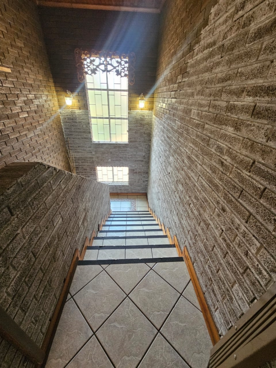 5 Bedroom Property for Sale in Miravaal Gauteng