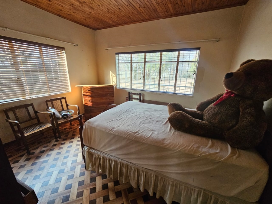 5 Bedroom Property for Sale in Miravaal Gauteng