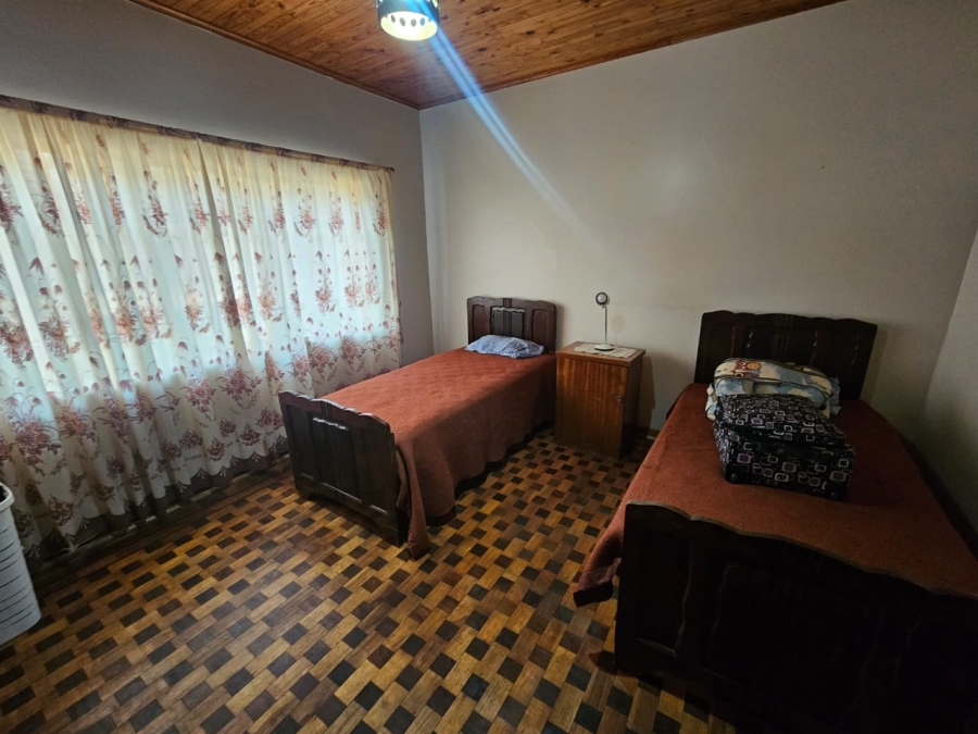 5 Bedroom Property for Sale in Miravaal Gauteng