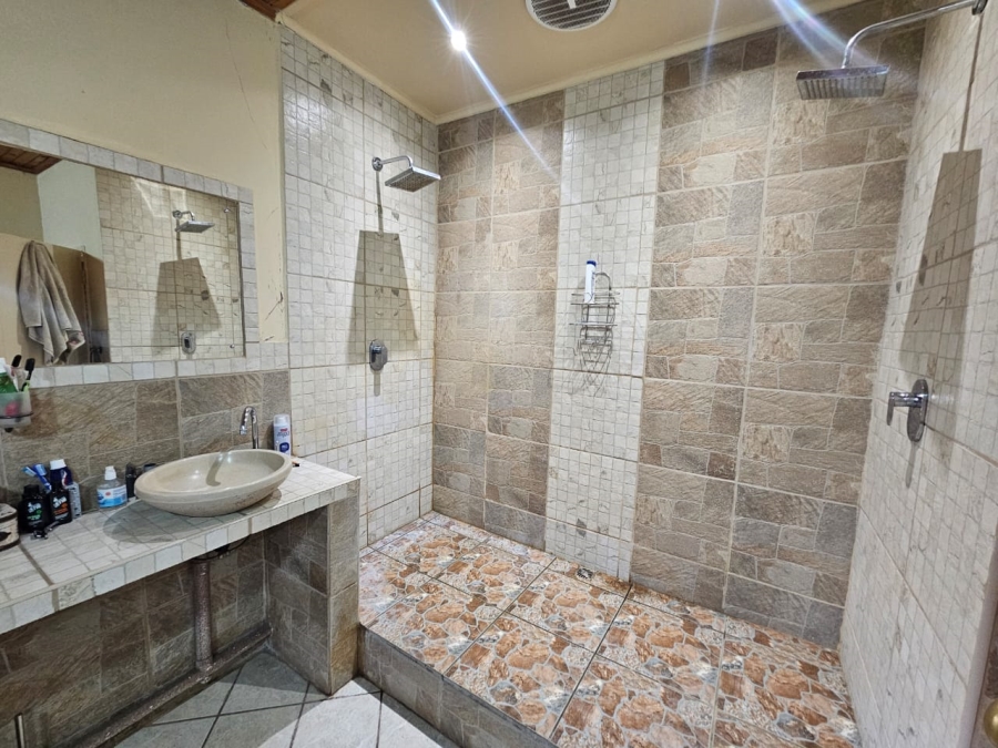 5 Bedroom Property for Sale in Miravaal Gauteng