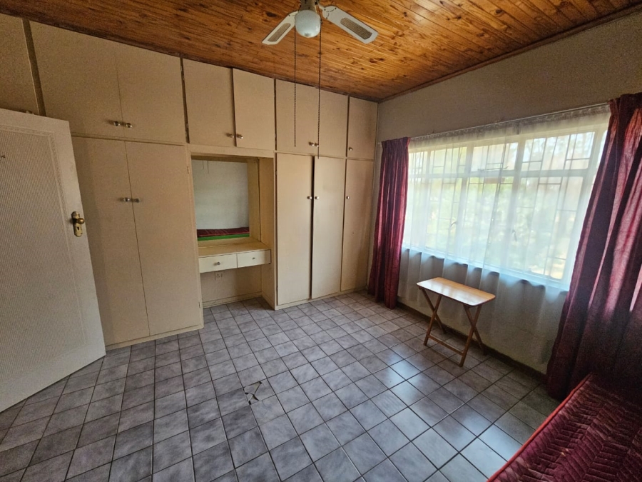 5 Bedroom Property for Sale in Miravaal Gauteng