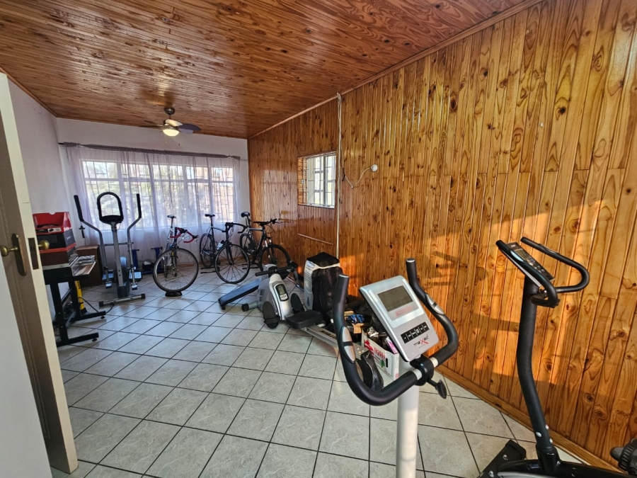 5 Bedroom Property for Sale in Miravaal Gauteng