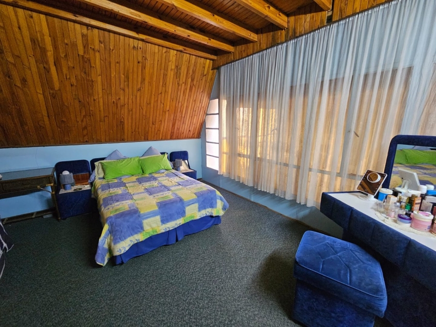 4 Bedroom Property for Sale in Theoville Gauteng