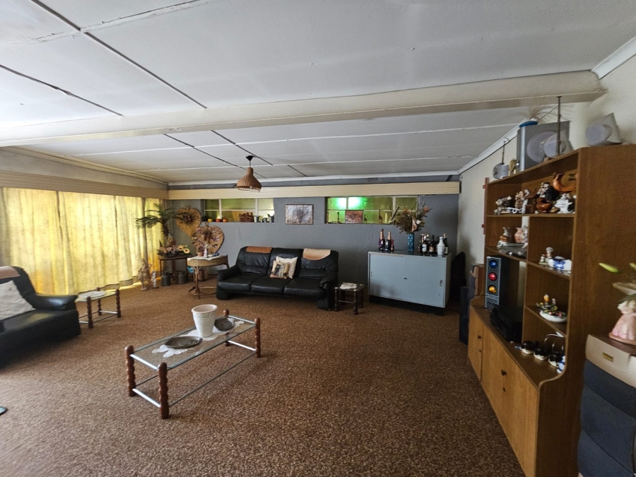 4 Bedroom Property for Sale in Theoville Gauteng