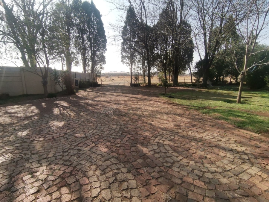 3 Bedroom Property for Sale in Roodia Gauteng
