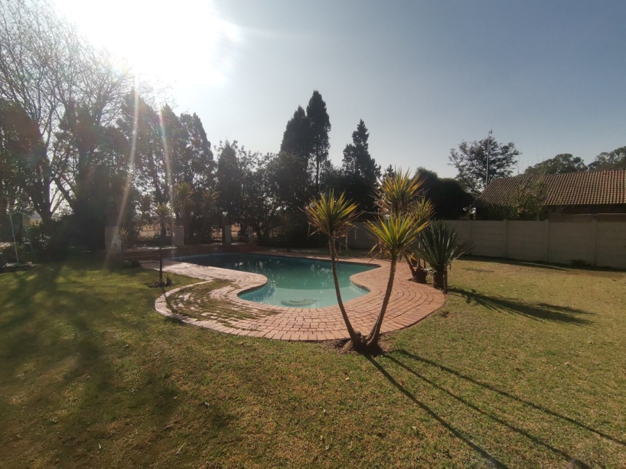 3 Bedroom Property for Sale in Roodia Gauteng