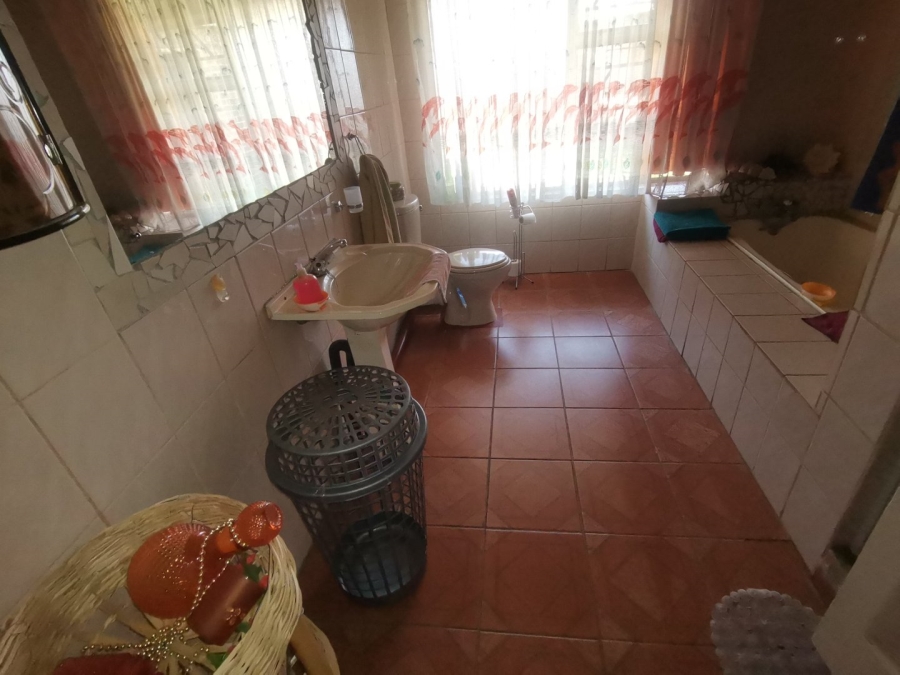 3 Bedroom Property for Sale in Roodia Gauteng