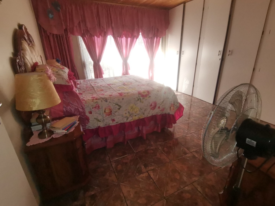 3 Bedroom Property for Sale in Roodia Gauteng
