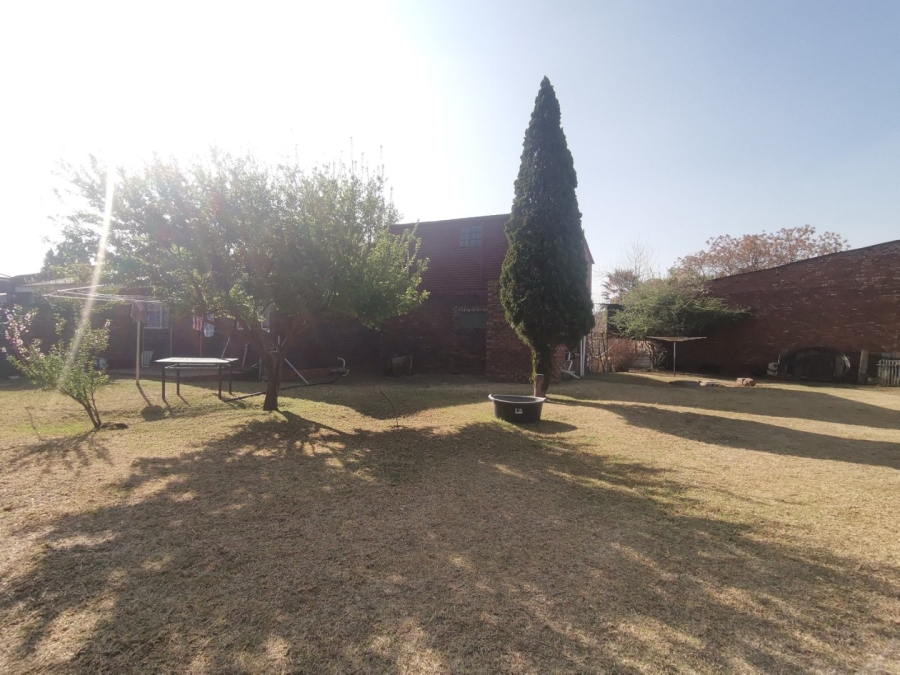 3 Bedroom Property for Sale in Roodia Gauteng