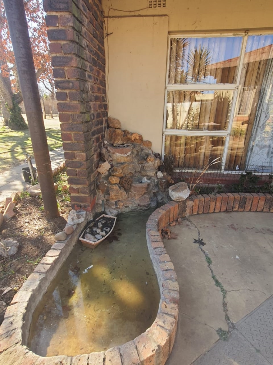 3 Bedroom Property for Sale in Roodia Gauteng