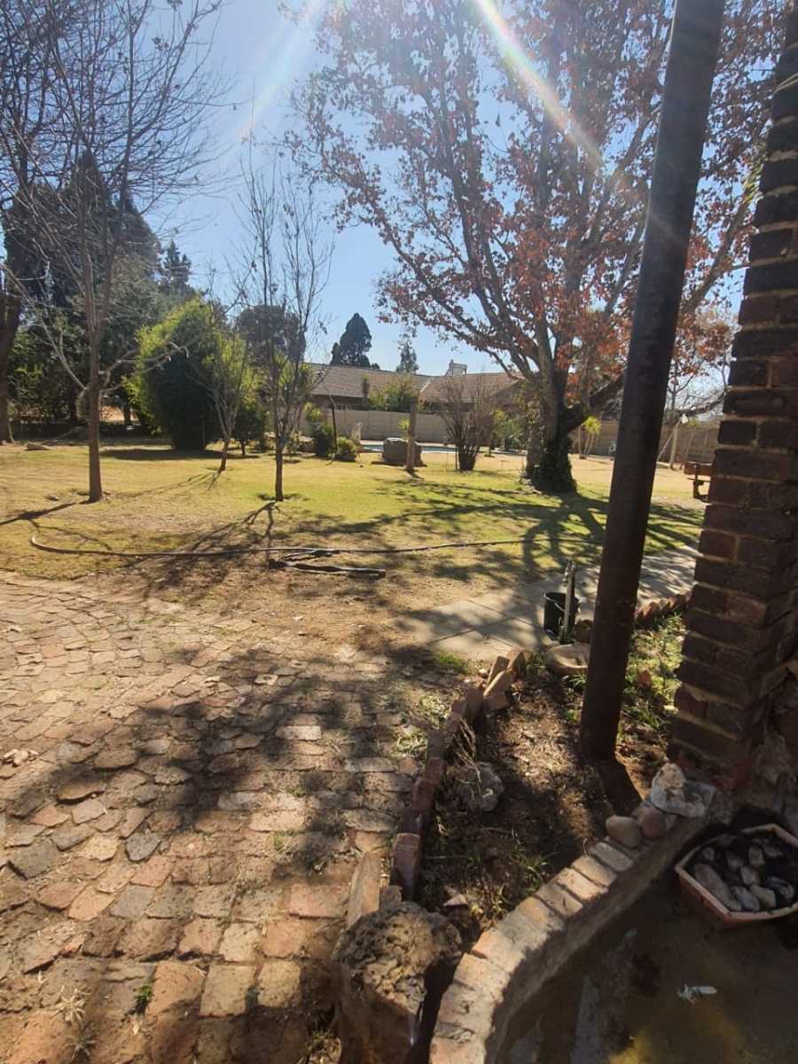 3 Bedroom Property for Sale in Roodia Gauteng