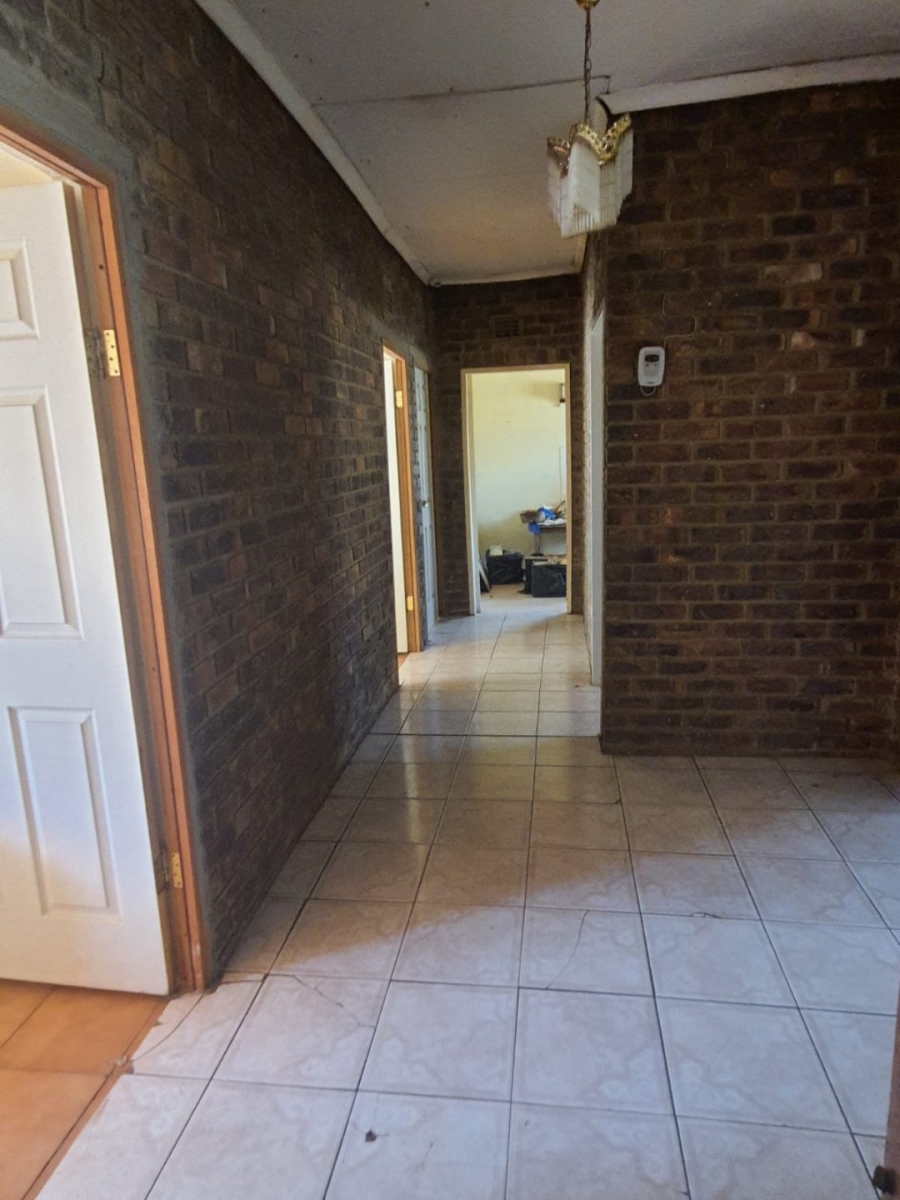 3 Bedroom Property for Sale in Roodia Gauteng