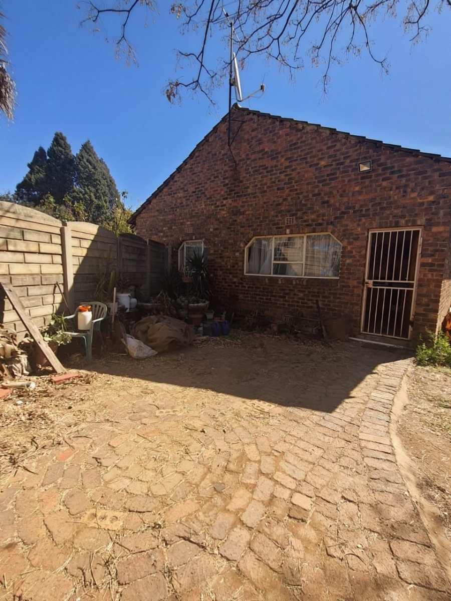 3 Bedroom Property for Sale in Roodia Gauteng