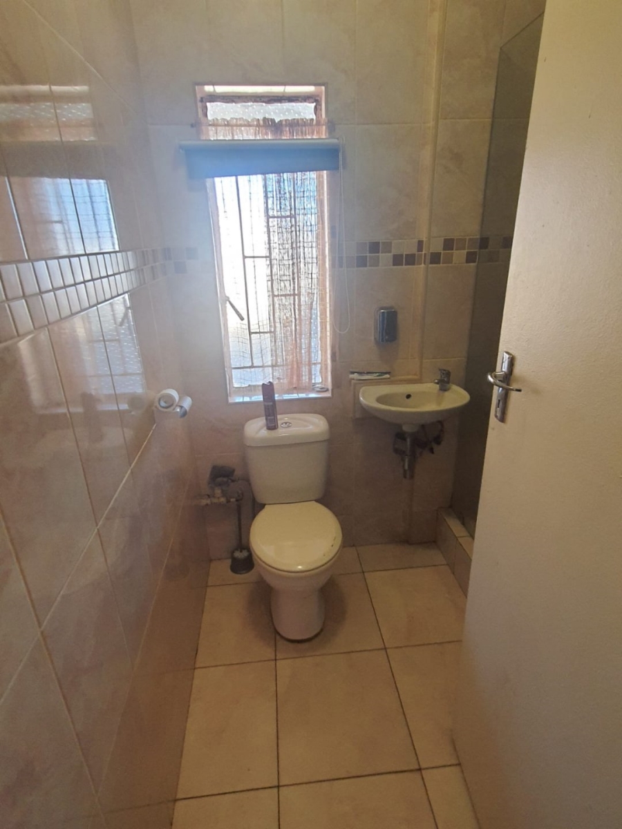 3 Bedroom Property for Sale in Roodia Gauteng