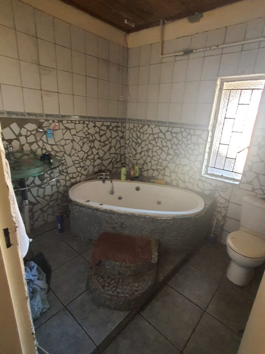 3 Bedroom Property for Sale in Roodia Gauteng