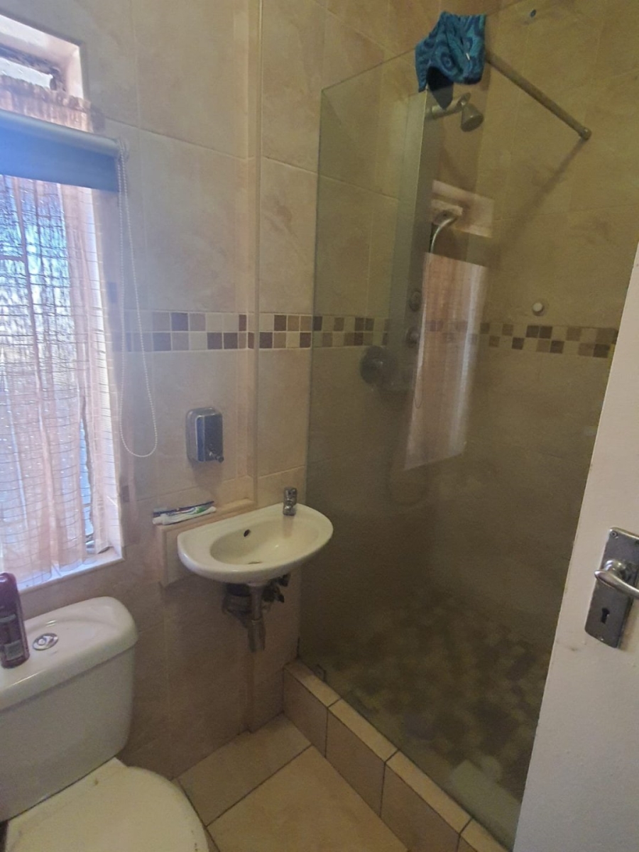 3 Bedroom Property for Sale in Roodia Gauteng