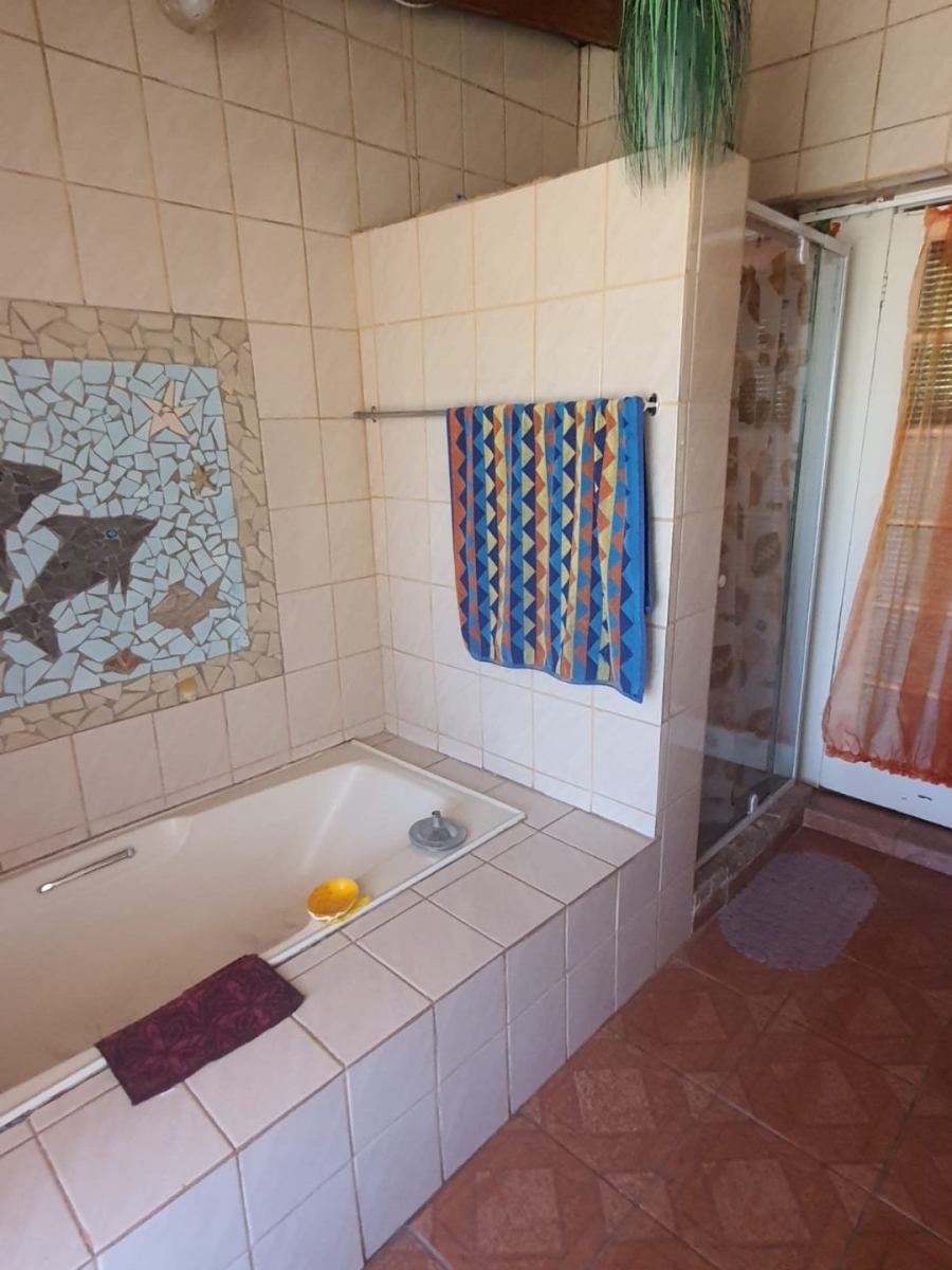 3 Bedroom Property for Sale in Roodia Gauteng