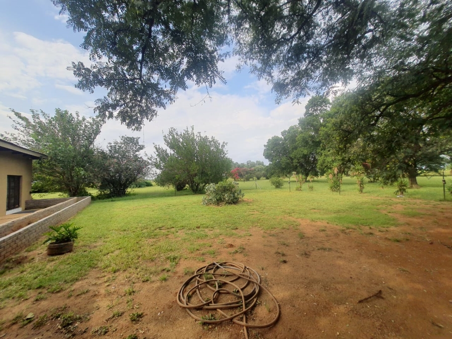 4 Bedroom Property for Sale in Mullerstuine Gauteng