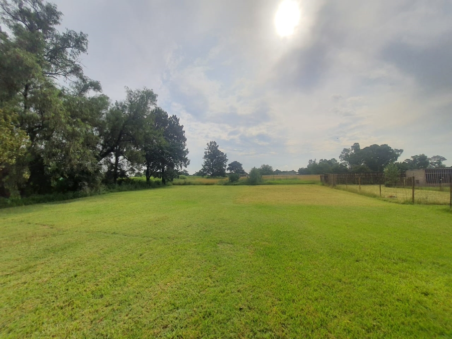4 Bedroom Property for Sale in Mullerstuine Gauteng