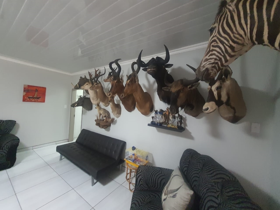 4 Bedroom Property for Sale in Mullerstuine Gauteng