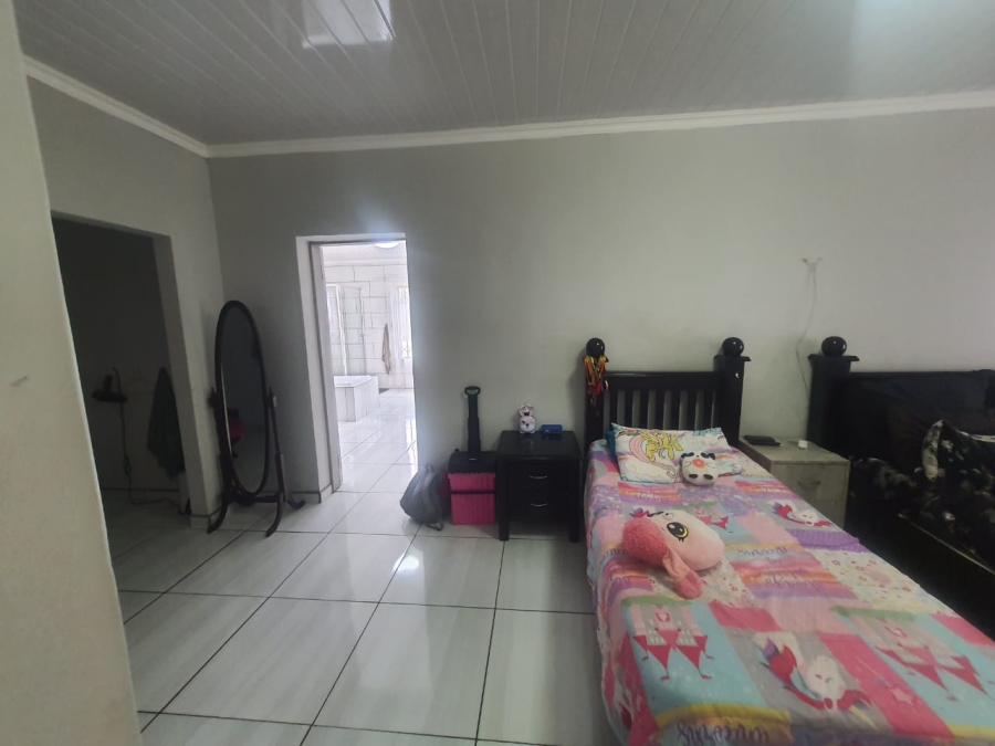 4 Bedroom Property for Sale in Mullerstuine Gauteng