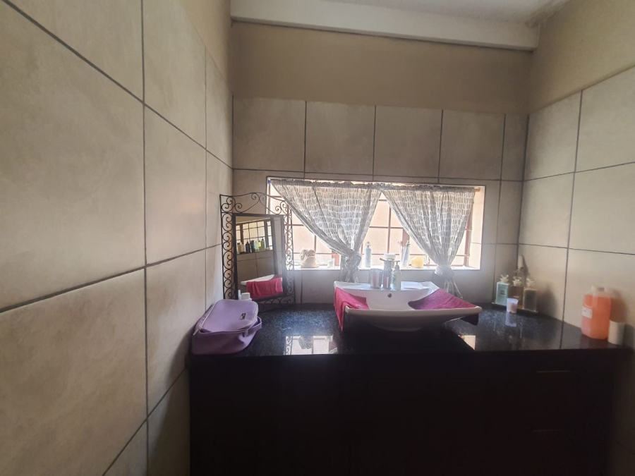 3 Bedroom Property for Sale in Theoville Gauteng