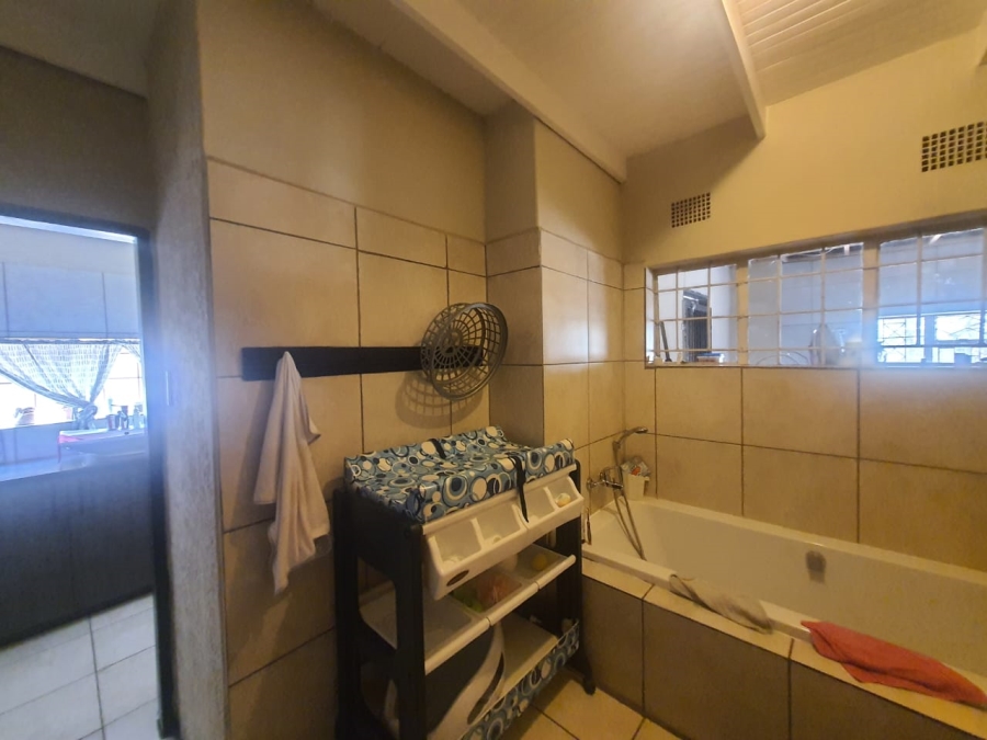 3 Bedroom Property for Sale in Theoville Gauteng