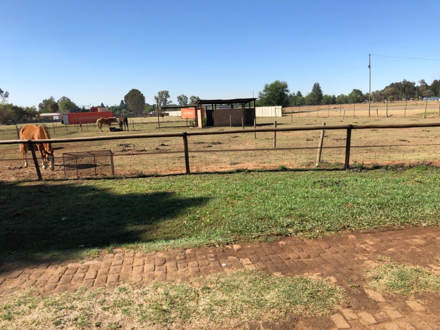 3 Bedroom Property for Sale in Theoville Gauteng