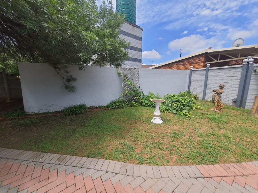 3 Bedroom Property for Sale in Theoville Gauteng