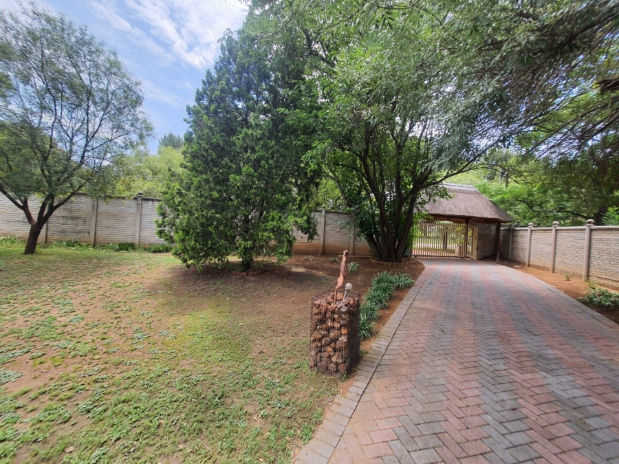3 Bedroom Property for Sale in Theoville Gauteng