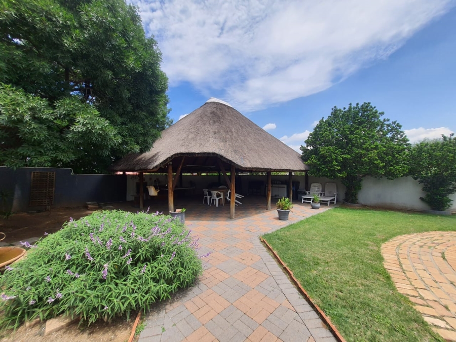 3 Bedroom Property for Sale in Theoville Gauteng