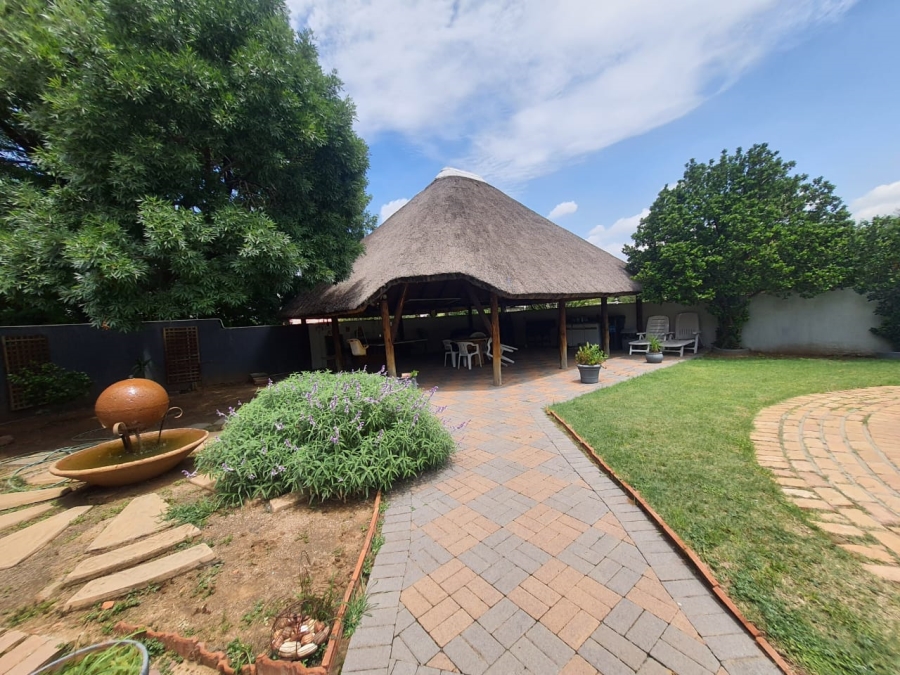3 Bedroom Property for Sale in Theoville Gauteng