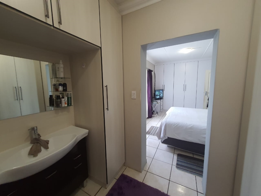 3 Bedroom Property for Sale in Theoville Gauteng