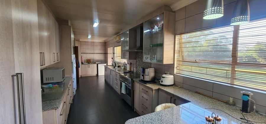 4 Bedroom Property for Sale in Mantevrede Gauteng