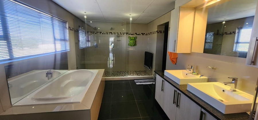4 Bedroom Property for Sale in Mantevrede Gauteng