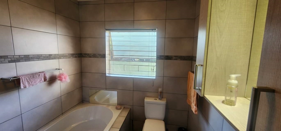 4 Bedroom Property for Sale in Mantevrede Gauteng