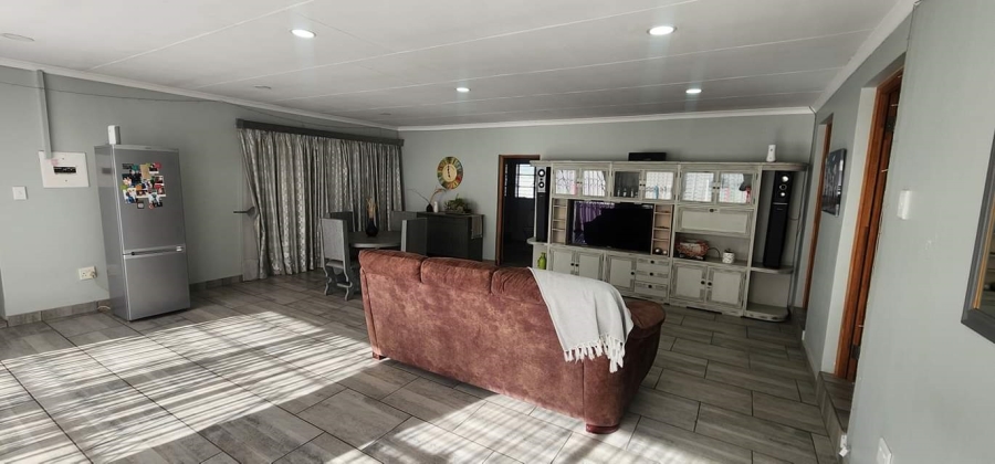 4 Bedroom Property for Sale in Mantevrede Gauteng