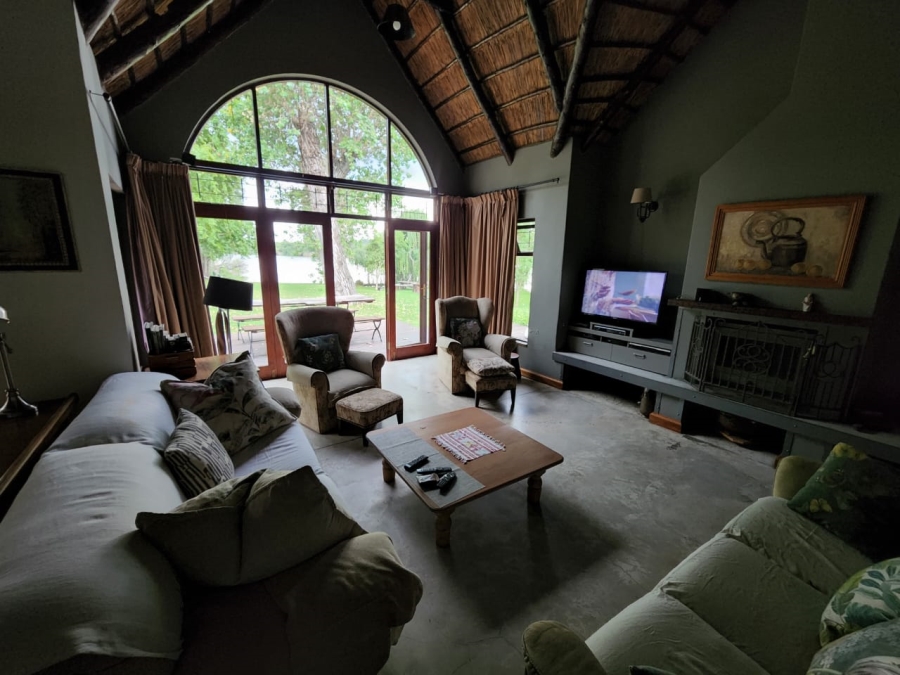 7 Bedroom Property for Sale in Marlbank Gauteng