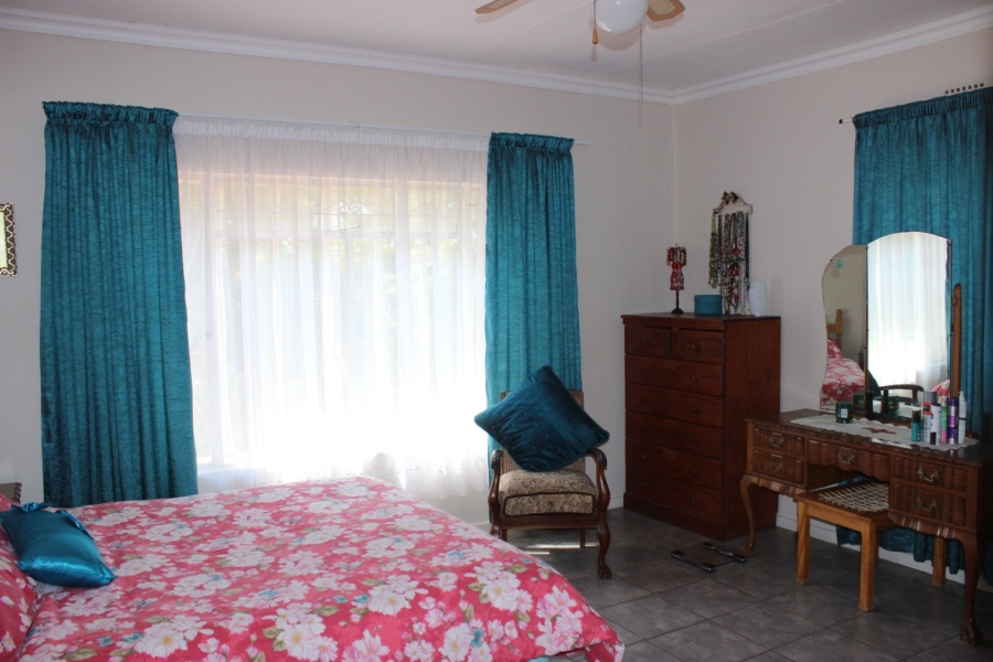 4 Bedroom Property for Sale in Miravaal Gauteng